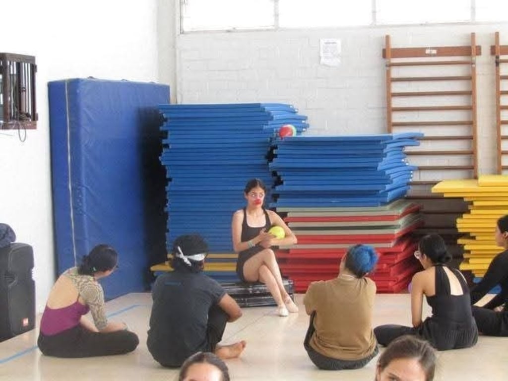 Temas. Este taller aborda el lenguaje del 'clown', es una disciplina que no se basa en la creación de personajes lejanos, sino en la exaltación de lo que cada persona ya es.