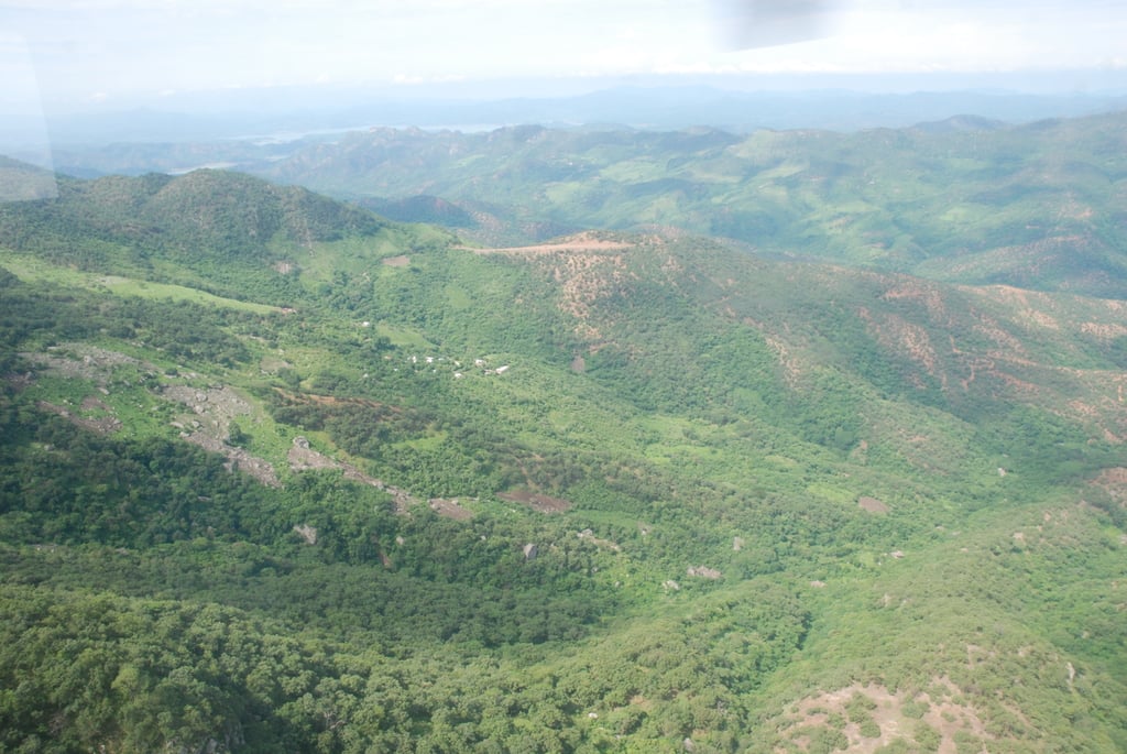 Intervención. El equipo de Buzos se trasladó hasta el lugar para la búsqueda de las víctimas; una sigue desaparecida.