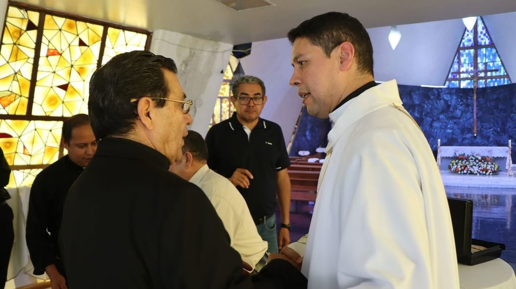 Visita. Durante su visita a Durango, el padre Nahum recordó sus orígenes en la entidad y tuvo un acercamiento con el Arzobispo.