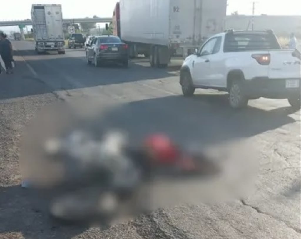 Deceso. Un jovencito de 17 años perdió la vida al impactarse en su motocicleta contra un camión.