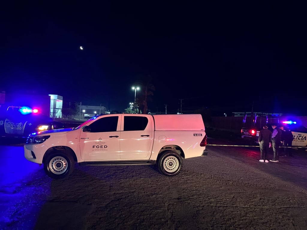 Accidente. Un joven motociclista perdió la vida en un hecho vial; su adolescente acompañante se encuentra grave recibiendo atención médica.