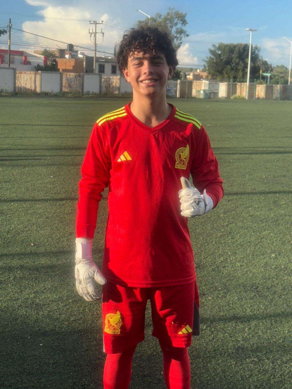 Mudanza. El futbolista duranguense Leo Rodríguez se integrará a las Fuerzas Básicas del Mazatlán FC.