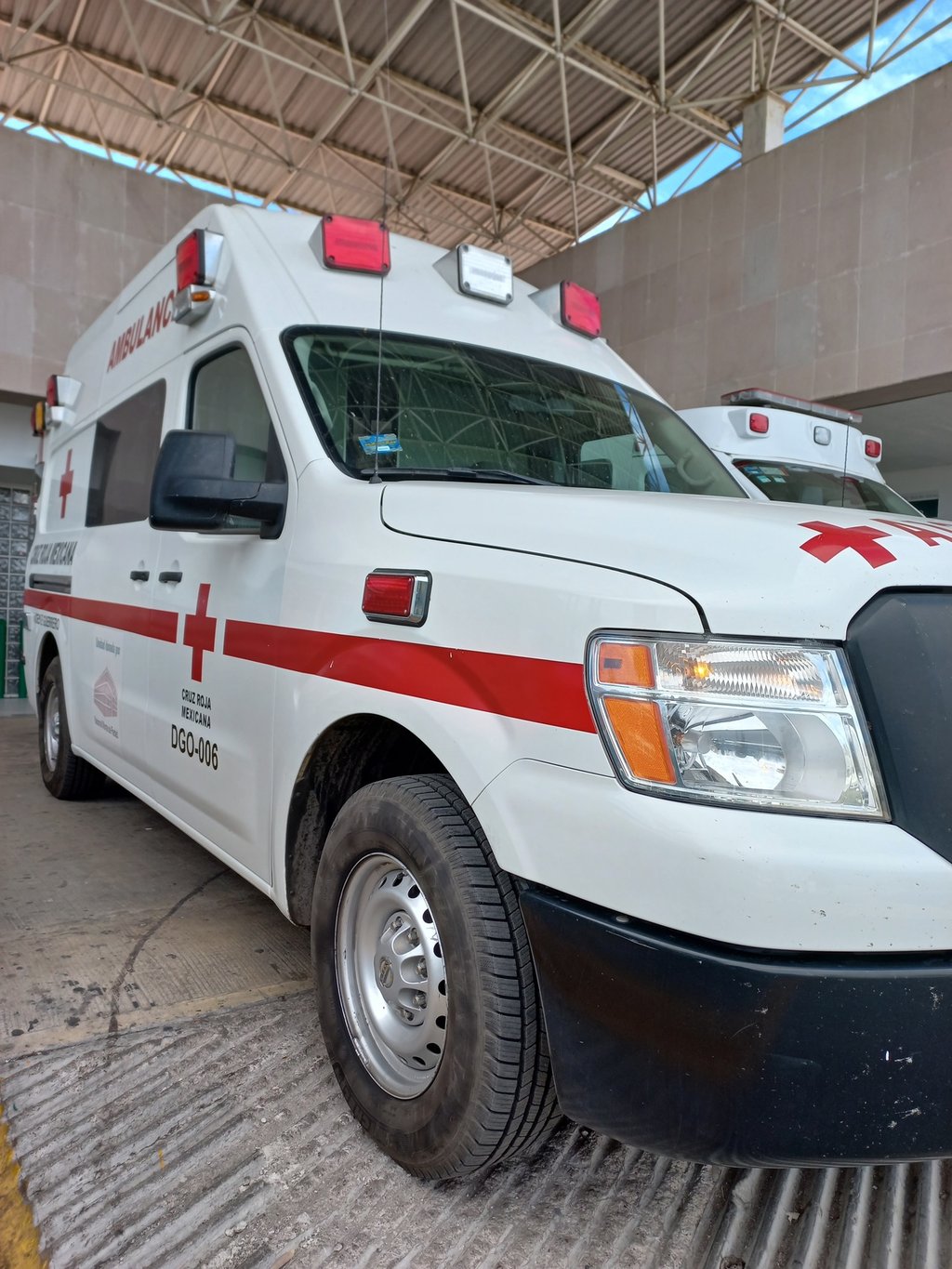 Accidente. Un motociclista se lesionó al caer en un bache por la carretera a El Pueblito.