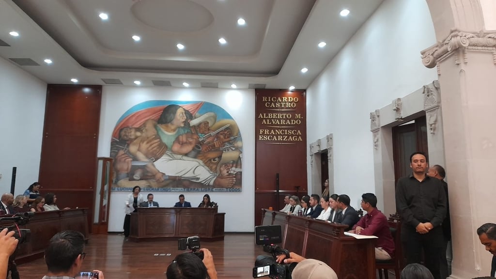 Primera. Este 1 de septiembre se llevó a cabo la primera sesión extraordinaria de Cabildo para hacer algunos nombramientos y para determinar el día y hora en que habrán de celebrarse las sesiones ordinarias del municipio de Durango 2025- 2028.