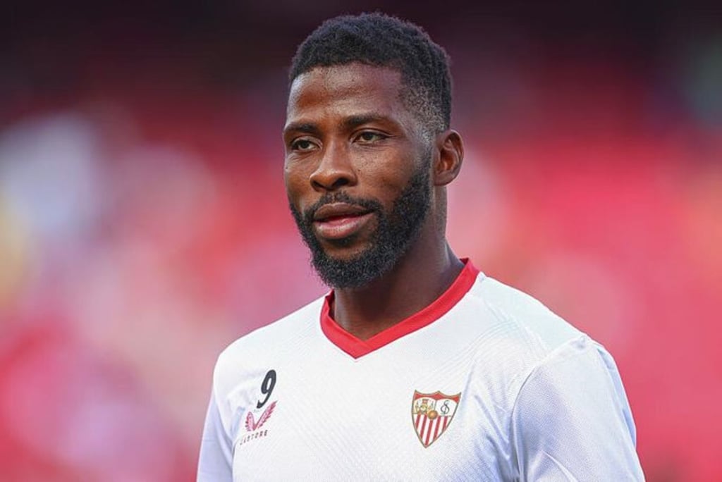 Posibilidad. Kelechi Iheanacho rescindió su contrato con el Sevilla podría llegar a Pumas.