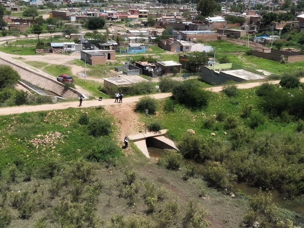 Prevención. Se está exhortando a la población de varios poblados a evitar intentar cruzar por cauces de agua, ya que la corriente representa un riesgo.