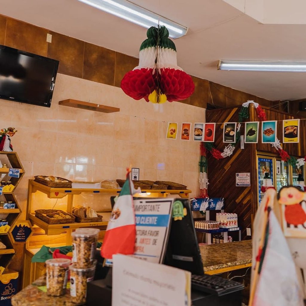 Compromiso. No dejan pasar las festividades patrias, como ocurre con las empresas transnacionales.