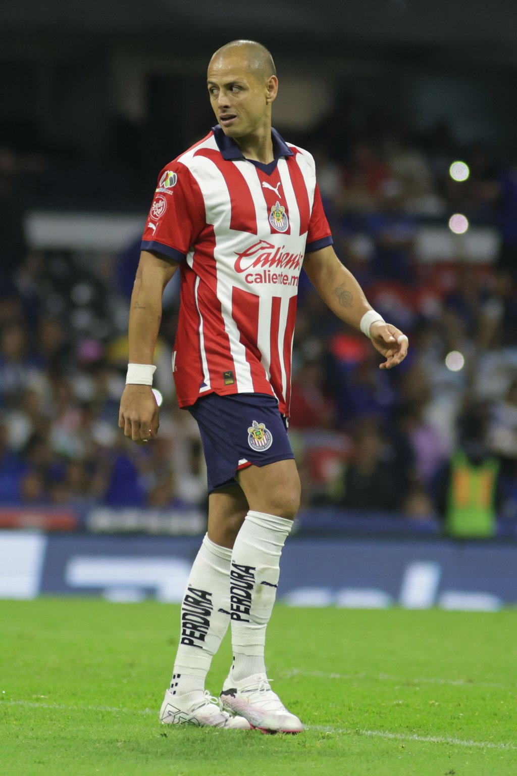 Clásico. Javier el 'Chicharito' Hernández podría arrancar de títular ante el América.