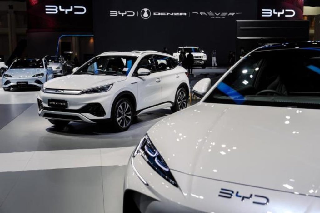 Analizan aranceles del 50% a autos chinos