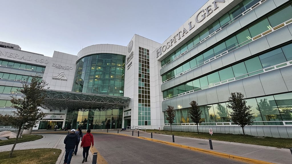 Realidad. En los diferentes hospitales del sector salud, el equipo médico ya rebasó su vida útil.