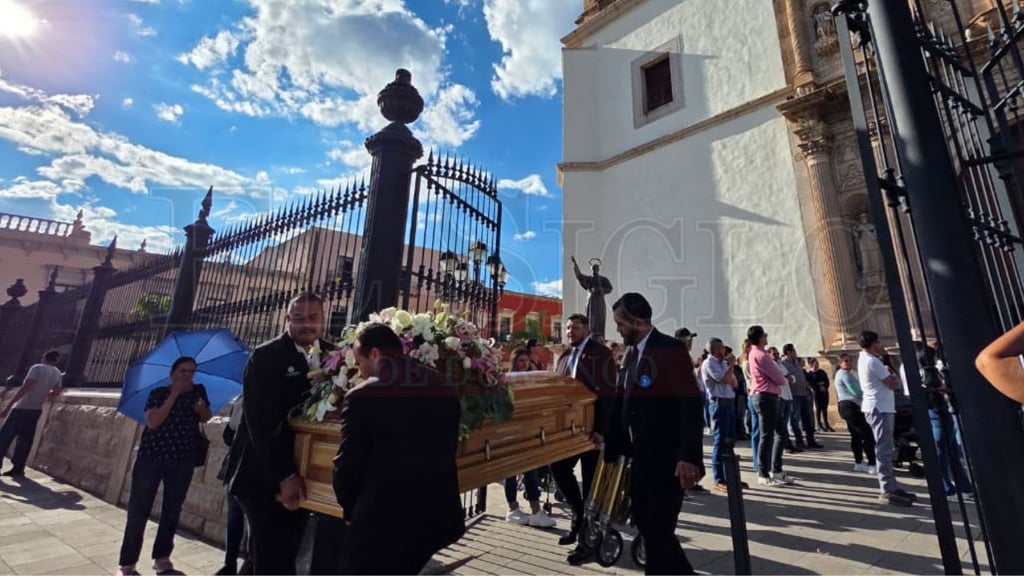 Caso Paloma Nicole: entre dolor e indignación, familia y amigos despiden a jovencita en Catedral