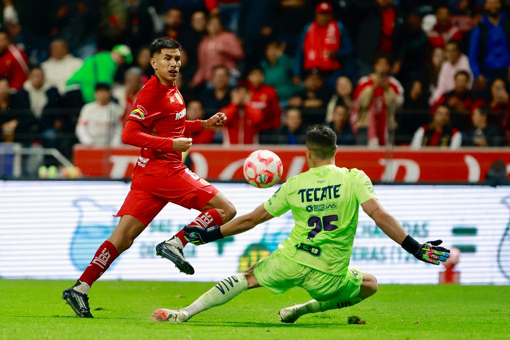 Goleada. Los Diablos Rojos del Toluca no se tentaron el corazón ante MOnterrey lo goleó 6-2.