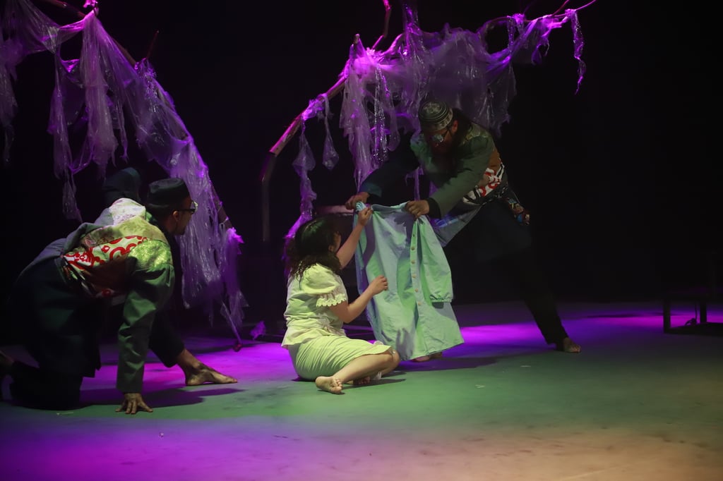 El público reconoció no solo el trabajo actoral, sino también el cuidado del montaje, aplaudiendo con entusiasmo el esfuerzo colectivo.