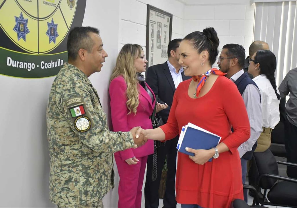 Aspectos. La Alcaldesa de Lerdo participó en los distintos temas que se abordaron en la reunión.