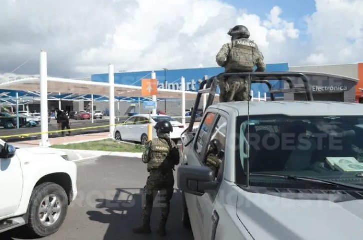Reportan disparos y presunta privación de libertad frente a supermercado en Mazatlán