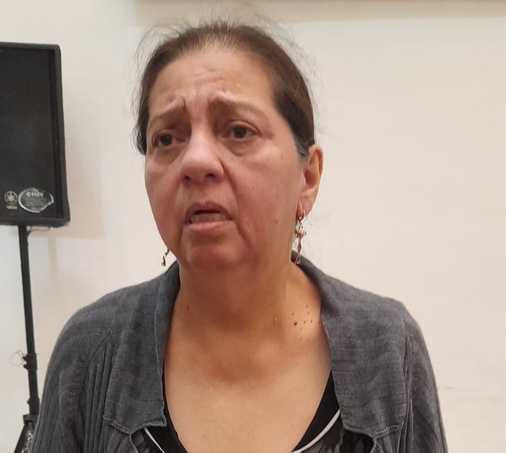 Desesperación. La mujer se manifestó en Cabildo para conseguir que algún regidor o de la Administración Municipal la pudieran ayudar a conseguir lo necesario para su salud, la de su hija y nieto.