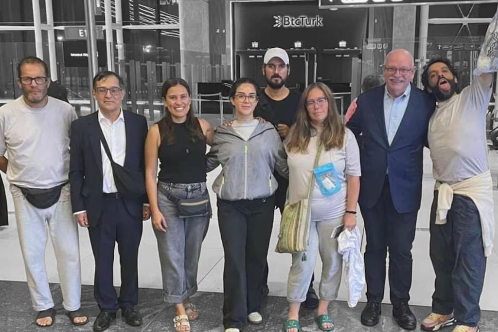 Flotilla Sumud: mexicanos detenidos por Israel llegan a Estambul rumbo a su repatriación