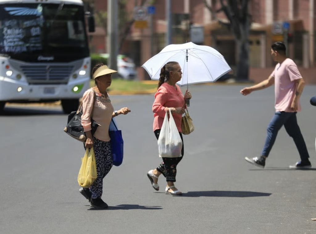Clima. De repente se deja sentir bastante calor en la ciudad de Durango y luego se nubla y llueve.