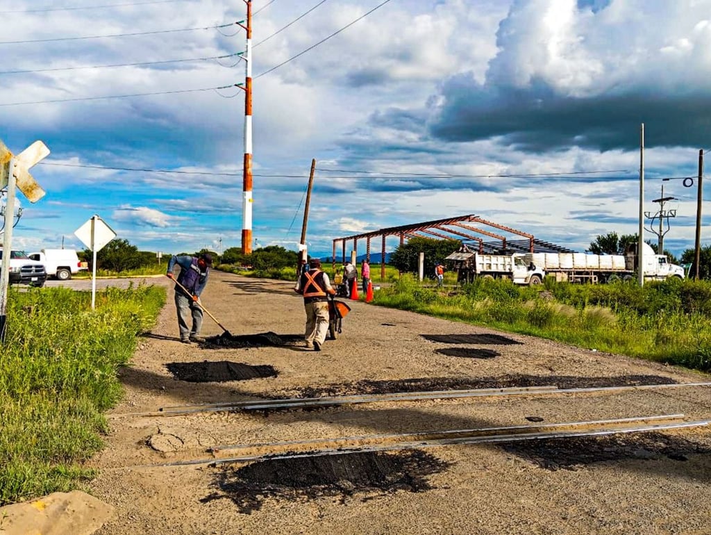 Trabajos. El CLID puso el suministro y la Secope aportó la mano de obra y las mezclas asfálticas.