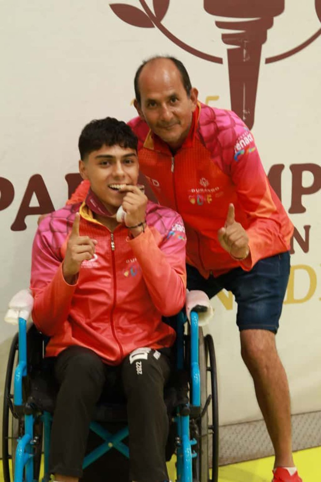 Dorado. Diego Emiliano García Rodríguez, orgullo de Durango, celebró con emoción su medallas de oro en la Paralimpiada 2025.