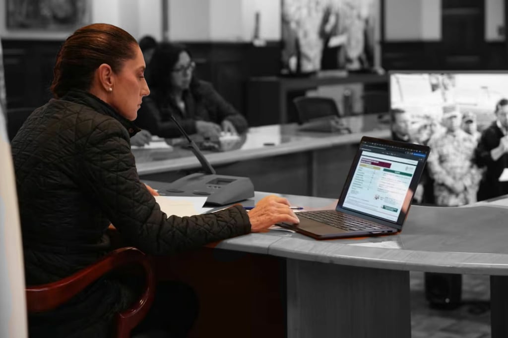 'Nadie quedará sin apoyo'; Sheinbaum lidera plan de emergencia con cinco estados tras lluvias