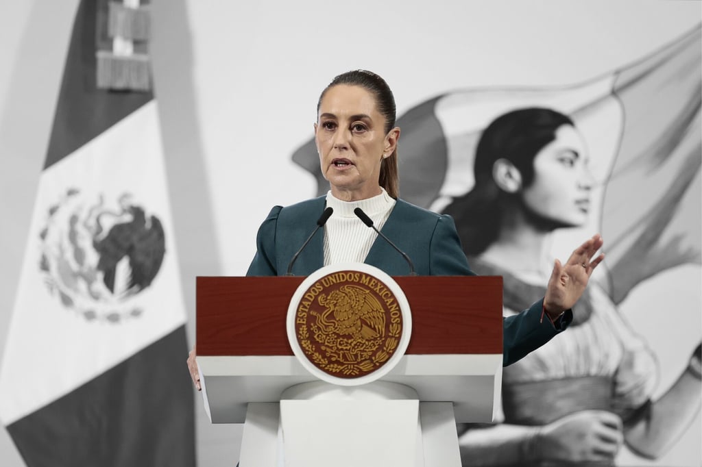 'Mejor que pague impuestos': Sheinbaum revira a Salinas Pliego y responde críticas por lluvias