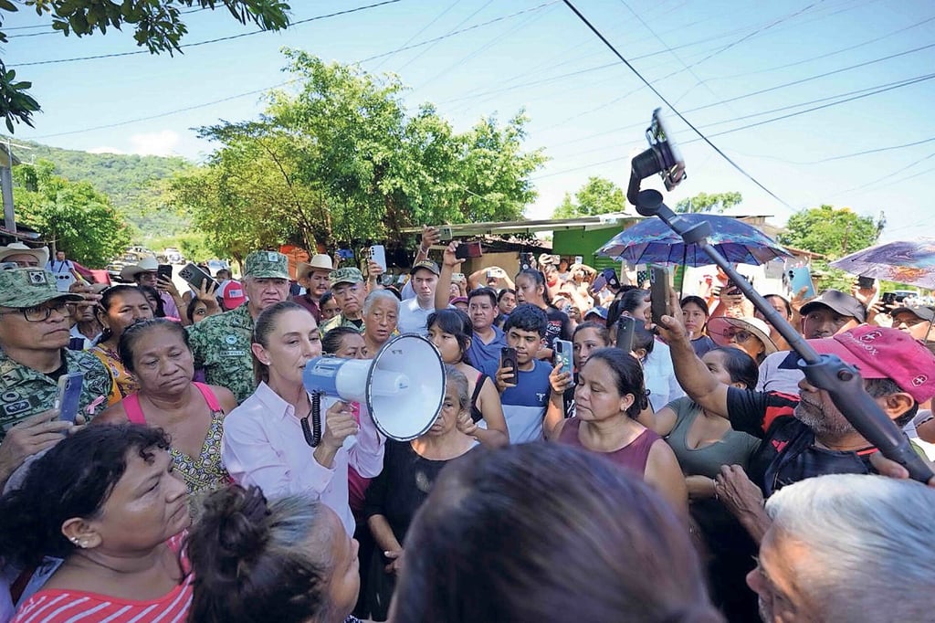 ¿Qué dijo Sheinbaum en la mañanera tras reclamos de damnificados durante su visita a Poza Rica, Veracruz?