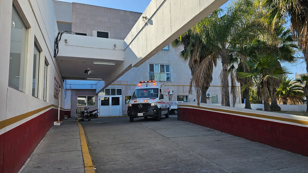 Agresión. Un hombre es atendido en el ISSSTE después de que lo golpearon en la Santa Fe.