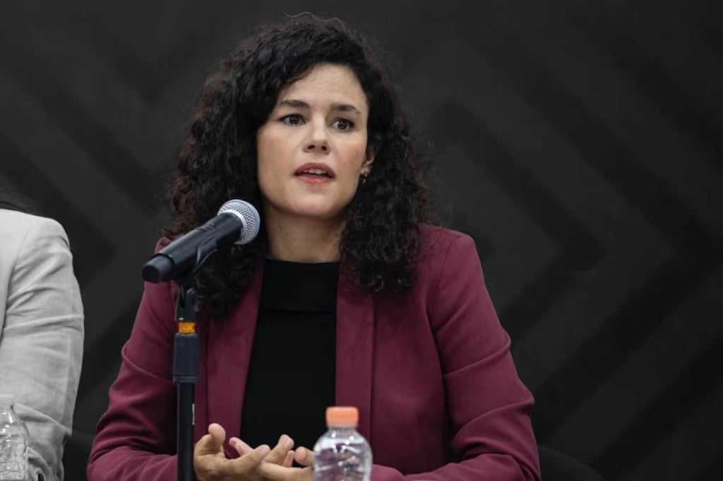 'Las mismas caras y el azul acabado': Luisa Alcalde se burla del relanzamiento del PAN