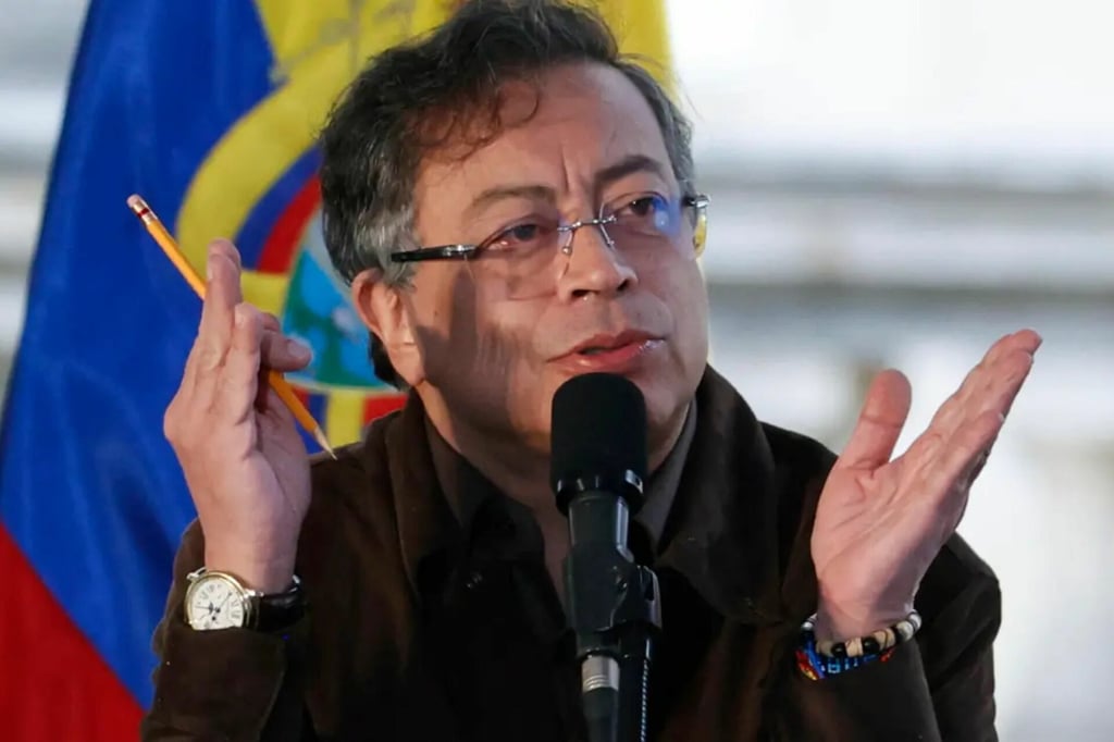 'Trump es grosero e ignorante... Está engañado por sus logias': Petro arremete contra Trump