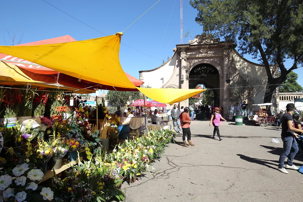Tradición. La romería del Día de Muertos y la del 12 de diciembre son las más grandes que se realizan en la ciudad.