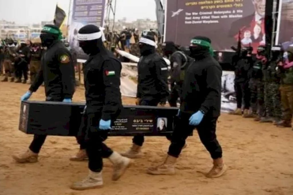 Hamas entrega el cuerpo de otro rehén a Israel; Trump amenaza a Hamas con 'erradicación'