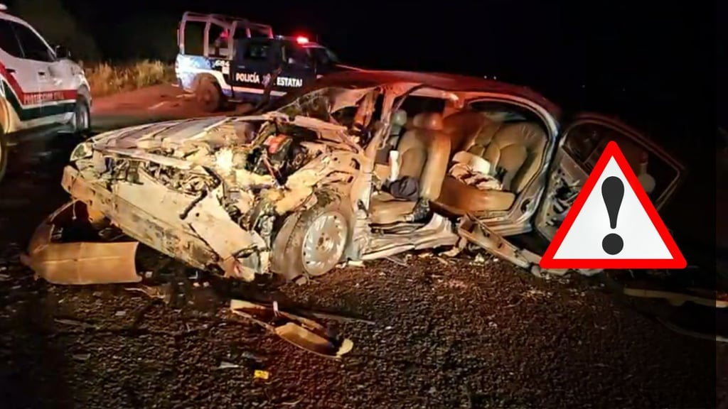 Coche con placas de Durango queda destruido al chocar con tráiler cerca de Vicente Guerrero