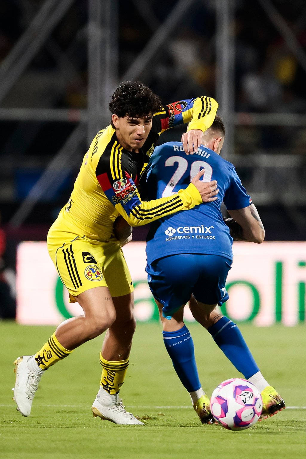 Abucheado. Kevin ÁLvarez ha sentido la presión del público que lo abuchea.