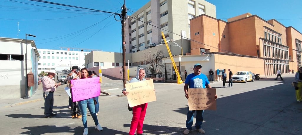 Medida. Desde muy temprano, familiares de la bebé cerraron la calle 5 de Febrero exigiendo que apareciera.