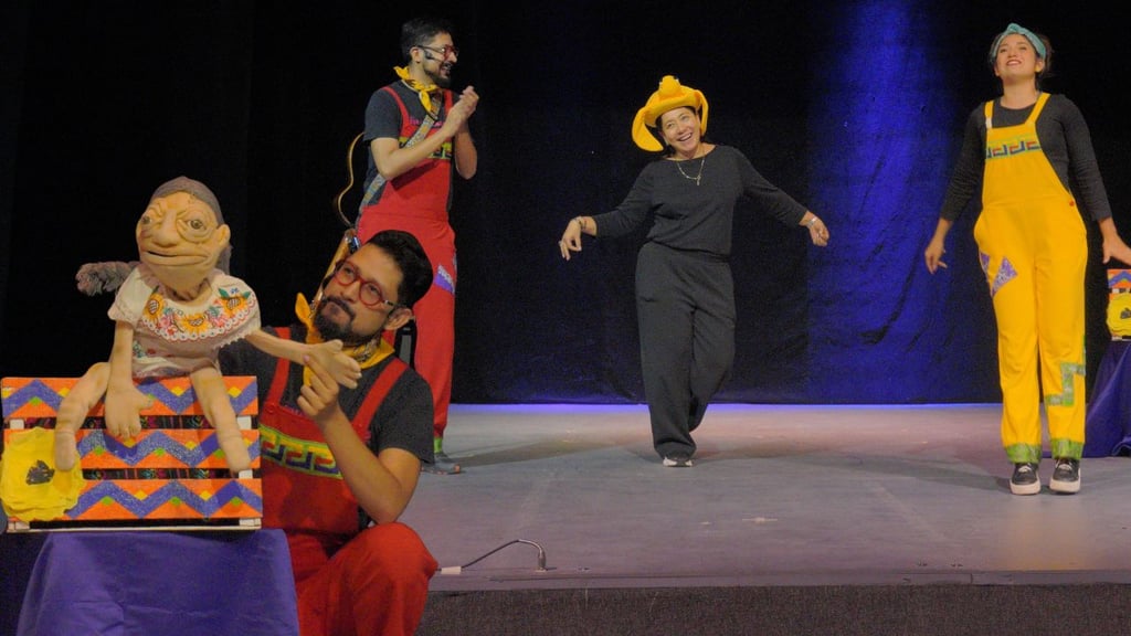 'A la víbora de la mar', el teatro como rito y espejo de la memoria