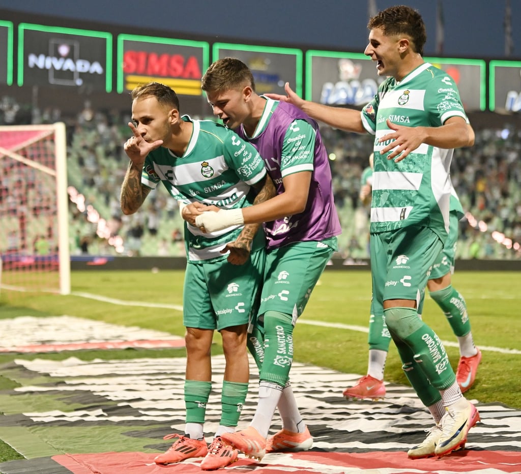 Oxígeno. La ilusión vuelve a la Comarca Lagunera luego que el cuadro santista sacará una importante victoria sobre los Gallos de Querétaro 3-1.