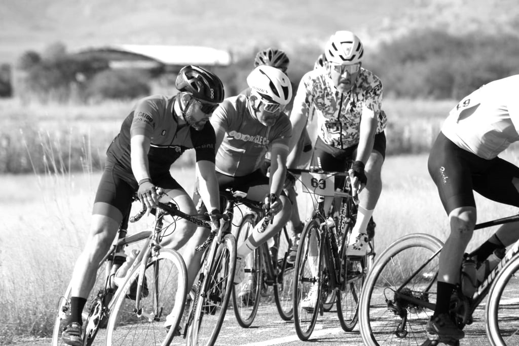 Ciclistas corren por San Judas