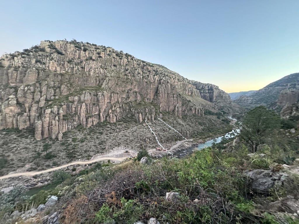 Relevante. La mañana de este martes iniciaron los trabajos de construcción de la cortina de esta presa, en el municipio de Durango.