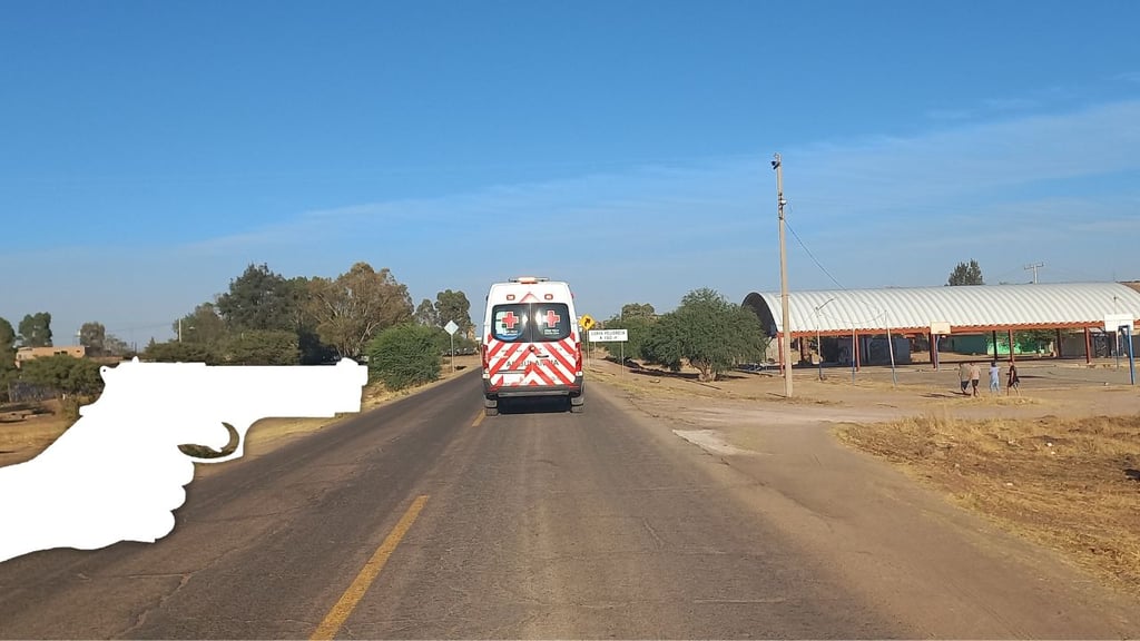 Conductor de tráiler resulta herido por arma de fuego en carretera de Cuencamé