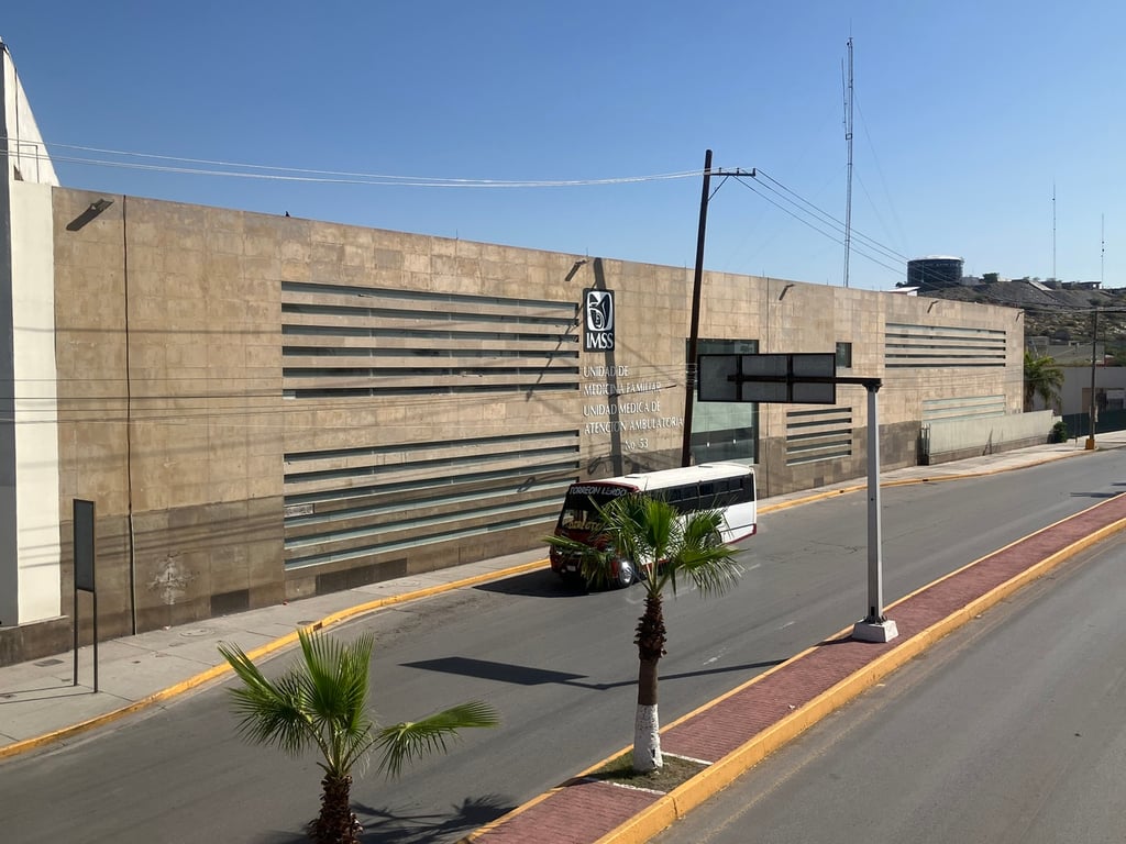 Reacción. Al notar lo que ocurría, su esposa salió de la vivienda e intervino, lo que provocó que los agresores se retiraran.