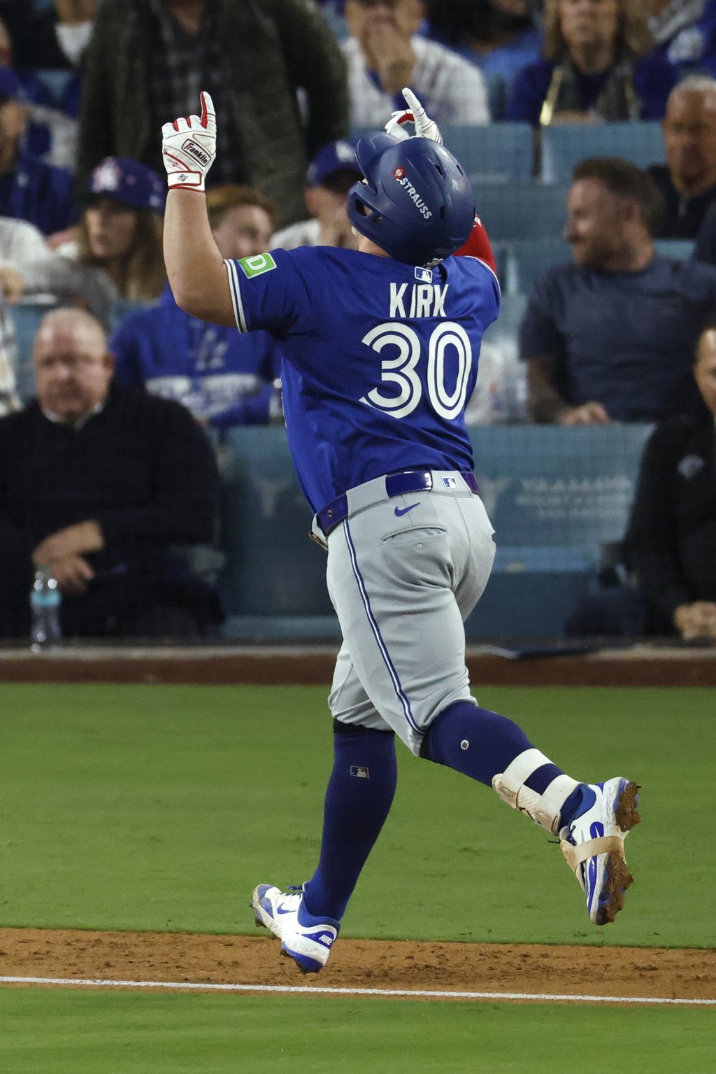 Toletero. Alejandro Kirk ha colaborado en el poder ofensivo de los Azulejos de Toronto.