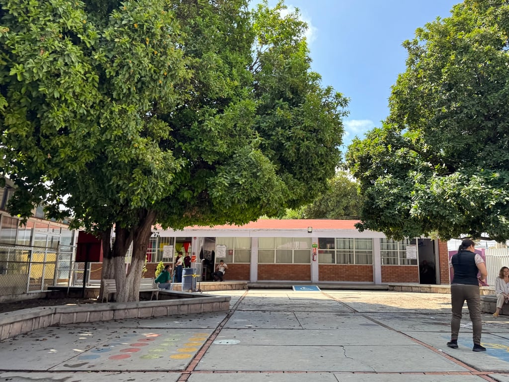 Propuesta. De aprobarse esta iniciativa, las asociaciones de cada escuela deberán registrarse oficialmente ante la Secretaría de Educación, donde administrarán los fondos en cuentas bancarias institucionales con doble firma.