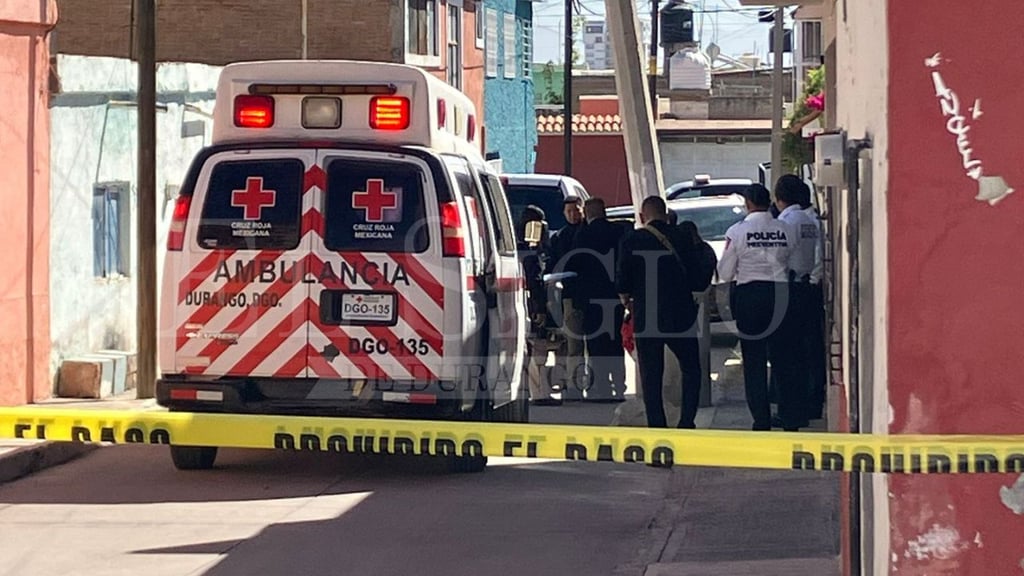Vecinos localizan a hombre sin vida en hogar de la privada de Luna, en Durango capital