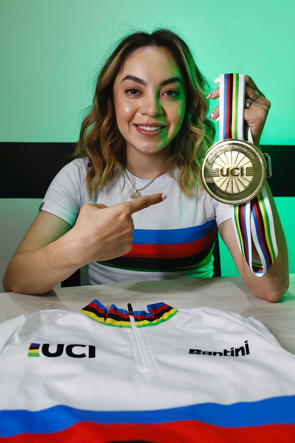 Monarca. La ciclista mexicana Yareli Acevedo es campeona mundial.