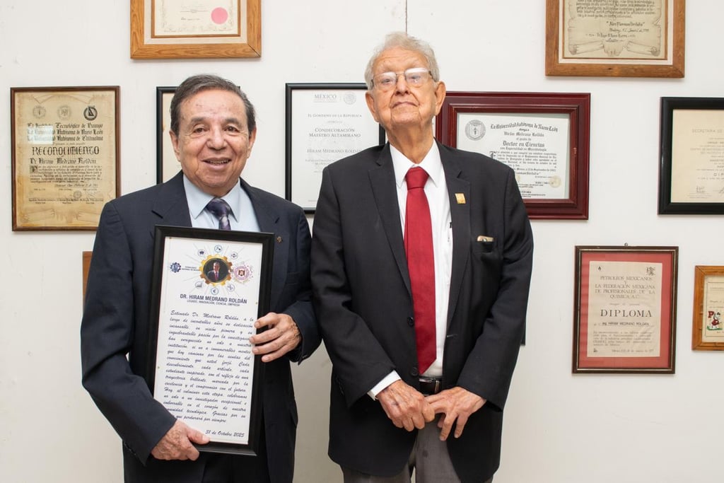 Recibe homenaje por su trayectoria
