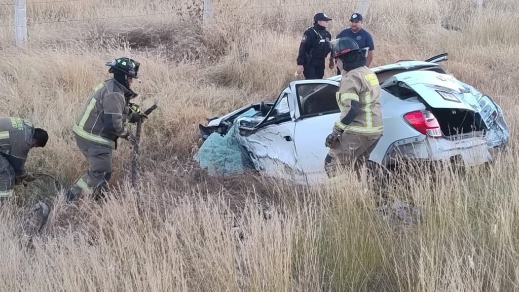 Accidente. Un hombre de 28 años de edad perdió la vida al participar en un percance vial por el periférico norte, casi en el distribuidor vial de la carretera a Parral.