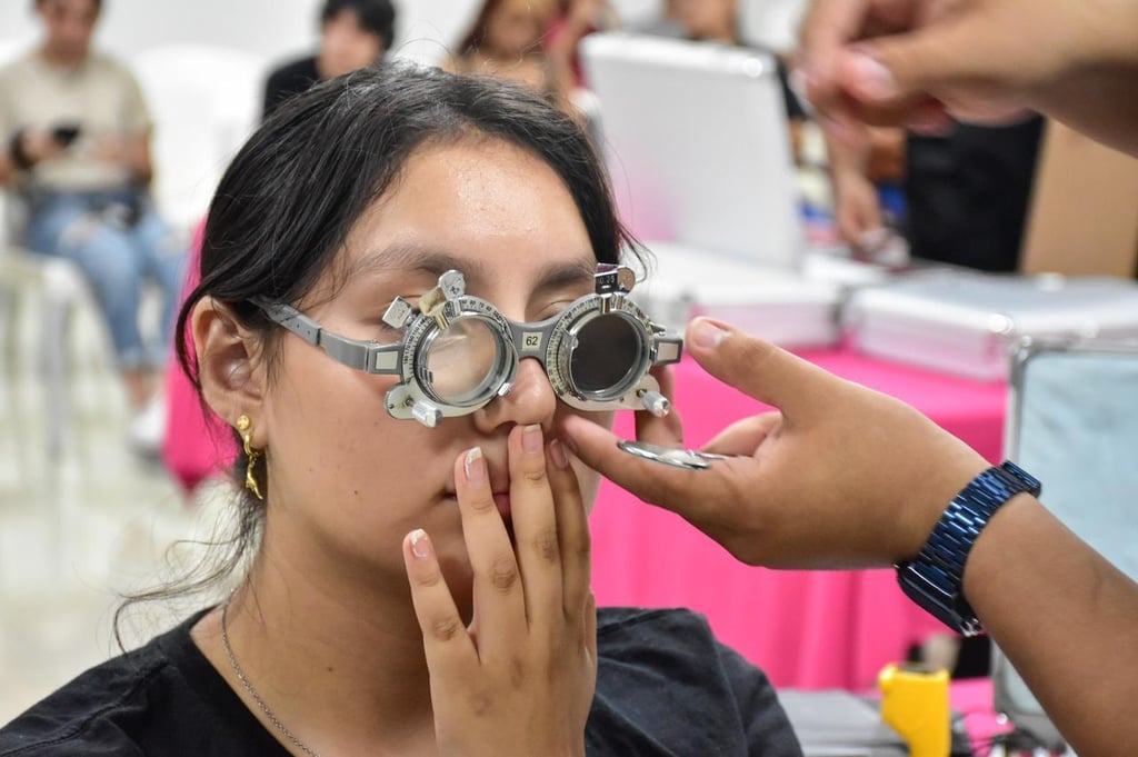 Colegios. Se exhortó a los profesionistas a afiliarse a los distintos colegios, así como tramitar su título y cédula. 