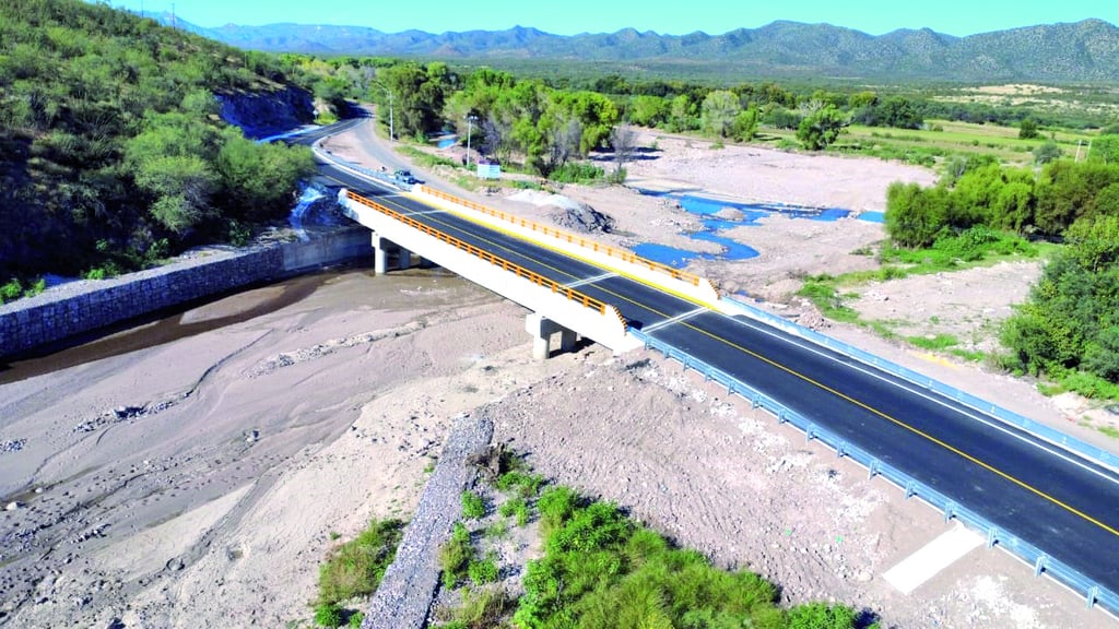 Infraestructura. El puente colapsó en septiembre por las lluvias y el crecimiento del río.