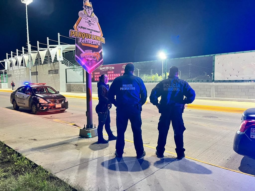 Prueba. Revisan las cámaras de vigilancia cercanas para tratar de identificar al responsable.